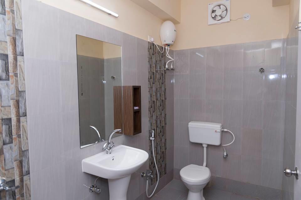 Rajhans Hotel & Resort Phalta Экстерьер фото