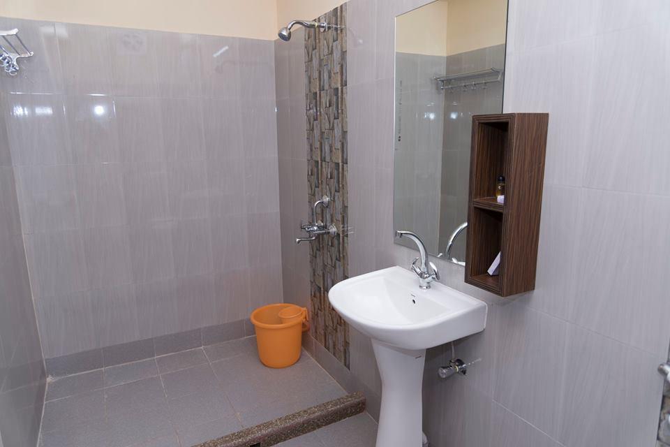 Rajhans Hotel & Resort Phalta Экстерьер фото